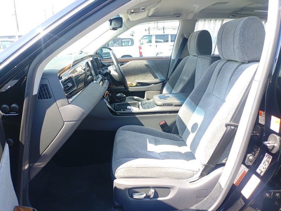 2019 Toyota Century auction photo 16