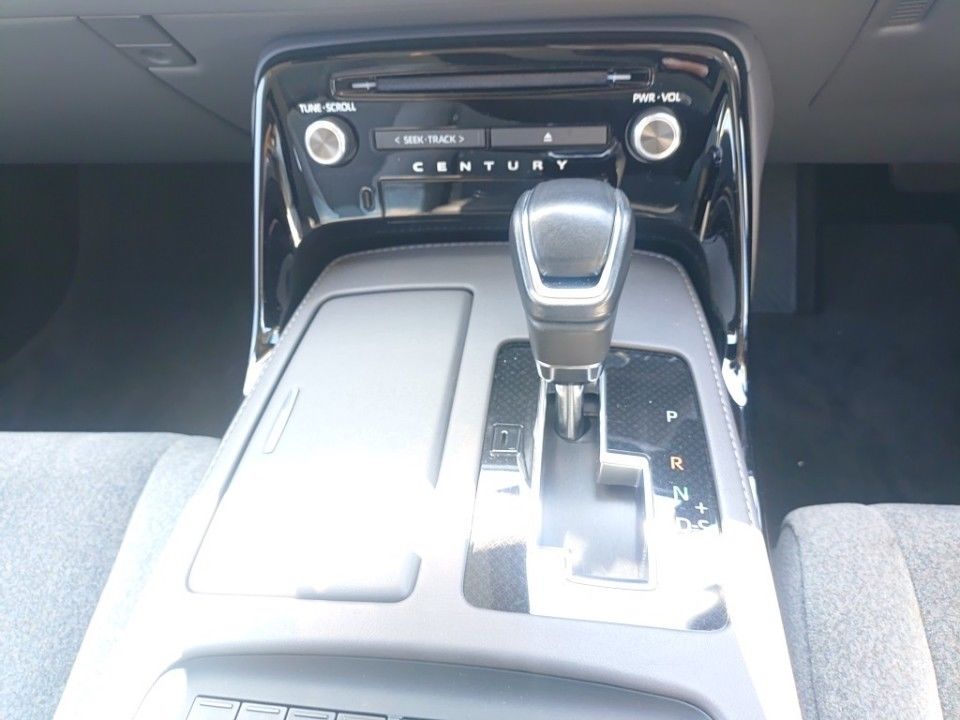 2019 Toyota Century auction photo 12