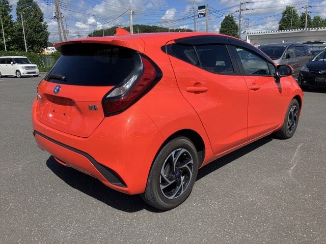 2023 Toyota Aqua G auction photo 2