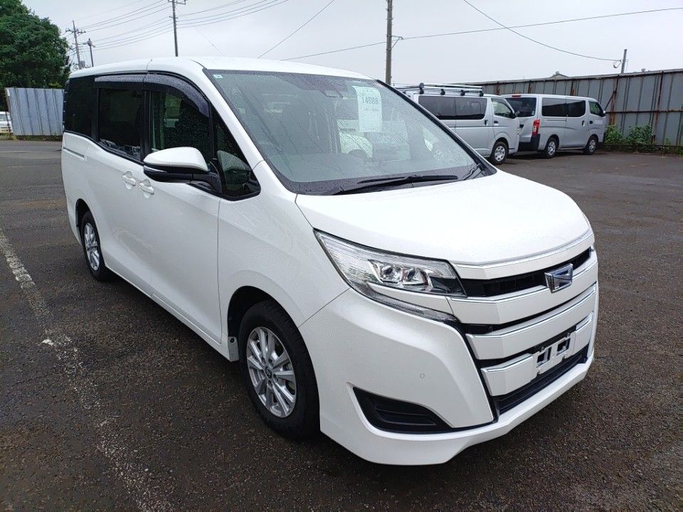 2021 Toyota Noah auction photo 4