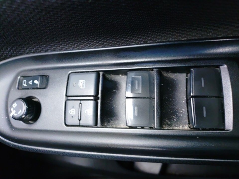 2021 Toyota Noah auction photo 14