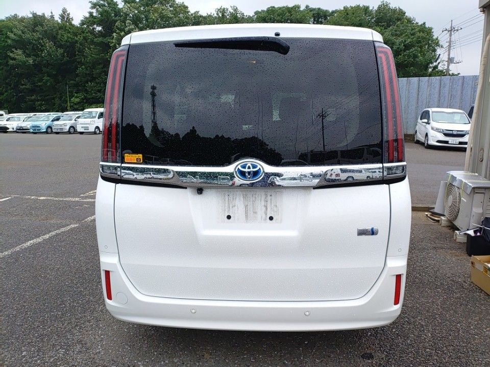 2021 Toyota Noah auction photo 5