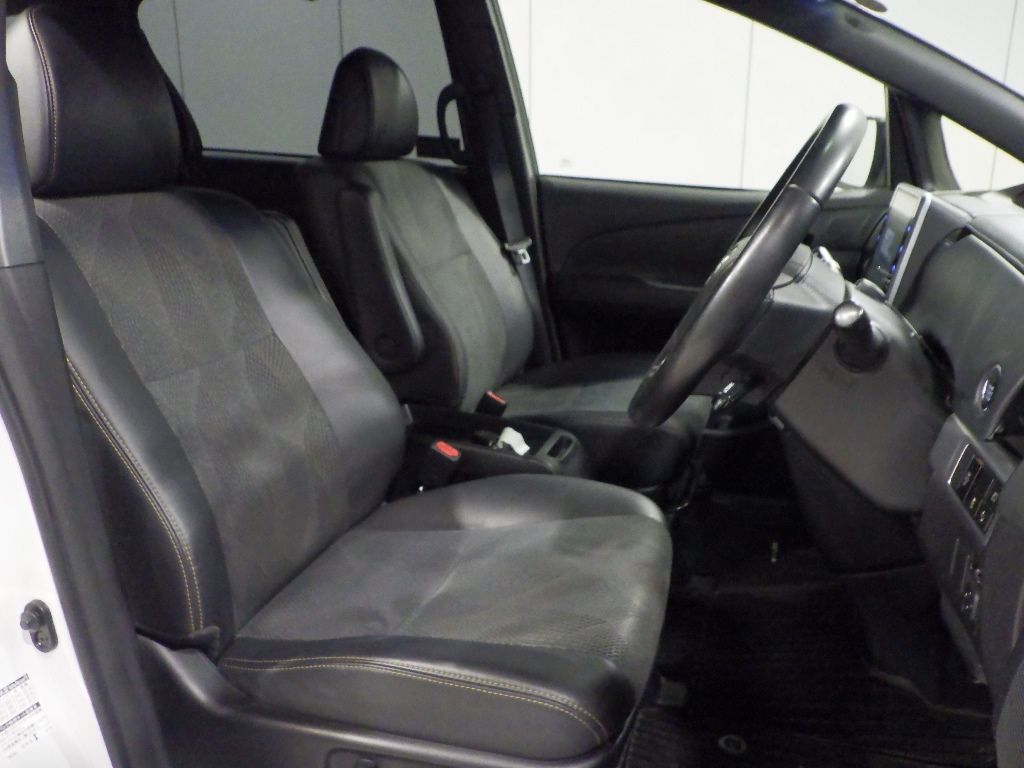 2018 Toyota Estima Aeras Premium auction photo 6