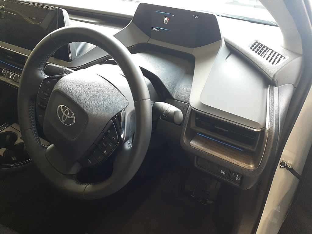 2025 Toyota Prius G auction photo 9