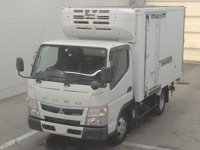 Japan Auction Vehicles 10 2016 Mitsubishi Fuso Canter Refrigerated and frozen trucks auction photo