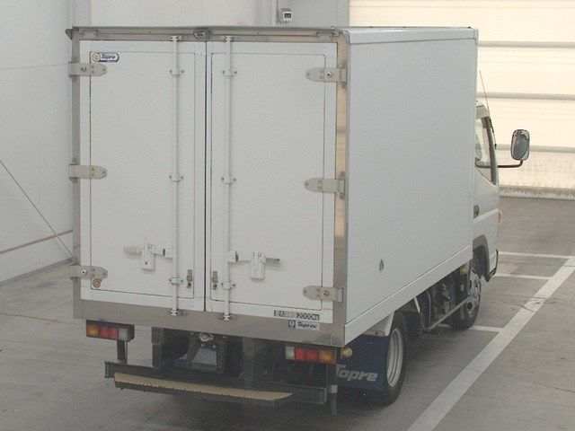 2016 Mitsubishi Fuso Canter Refrigerated and frozen trucks auction photo 2