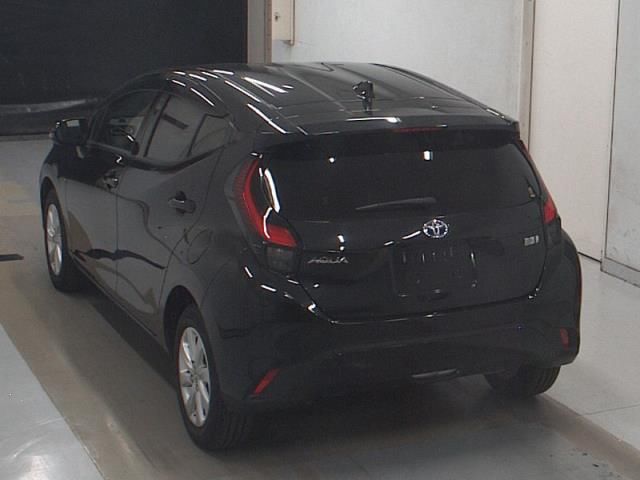 2021 Toyota Aqua Z auction photo 2