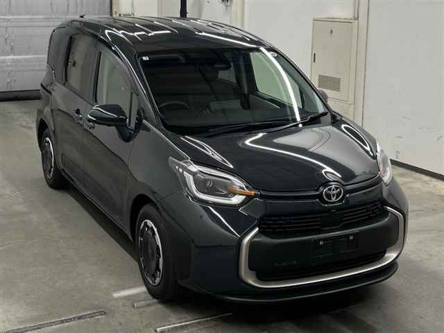 Japan Auction Vehicles 10 2025 Toyota Sienta ハイブリッドZ auction photo