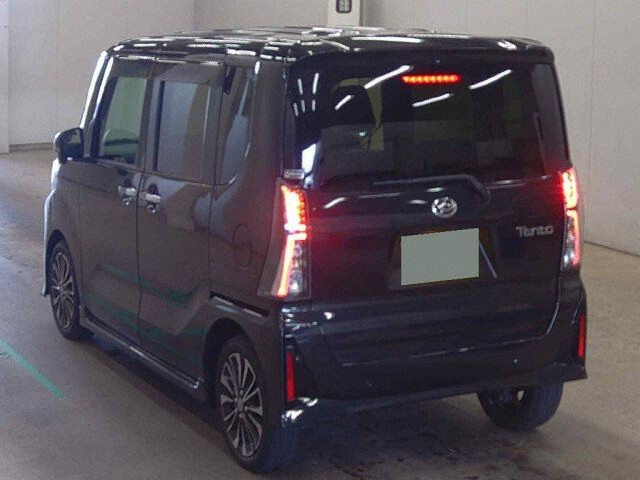 2025 Daihatsu Tanto Custom RS 4WD auction photo 2