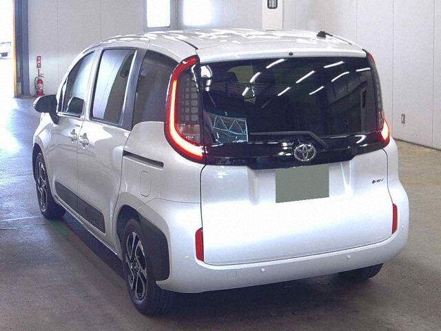 2026 Toyota Sienta ハイブリッドZ auction photo 2