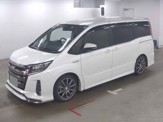 2017 Toyota Noah HV SI auction photo 4