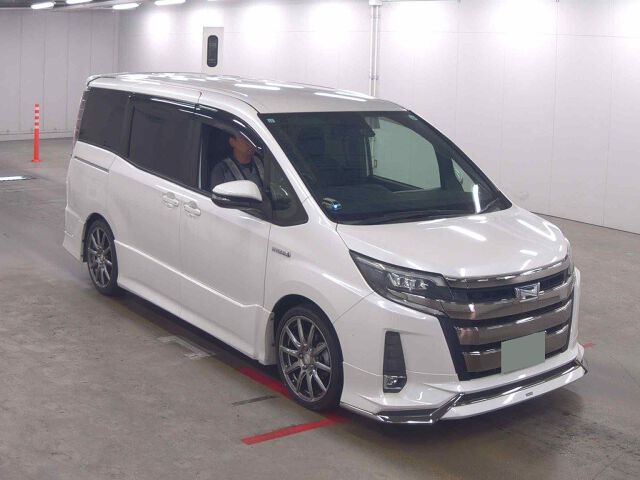 2017 Toyota Noah HV SI Japan auction vehicle