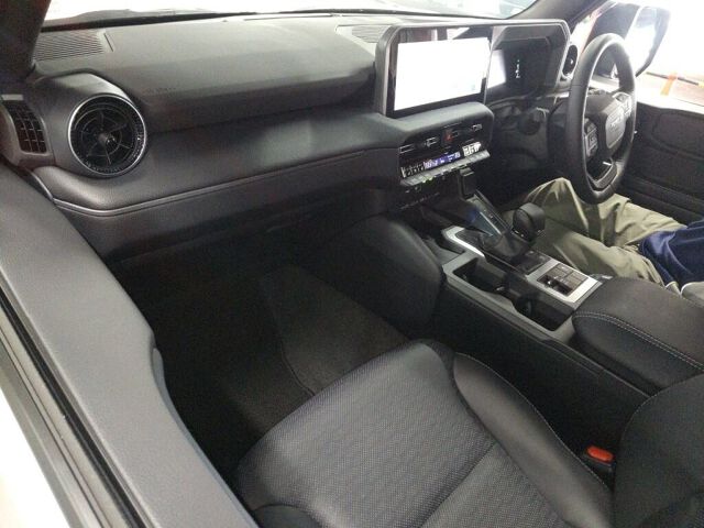 2026 Toyota Land Cruiser 250 VX 4WD auction photo 3