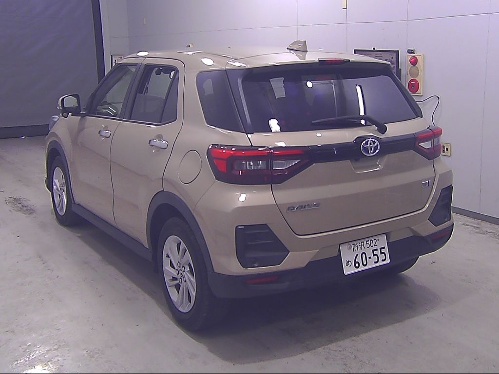2022 Toyota Raize Hybrid G auction photo 5