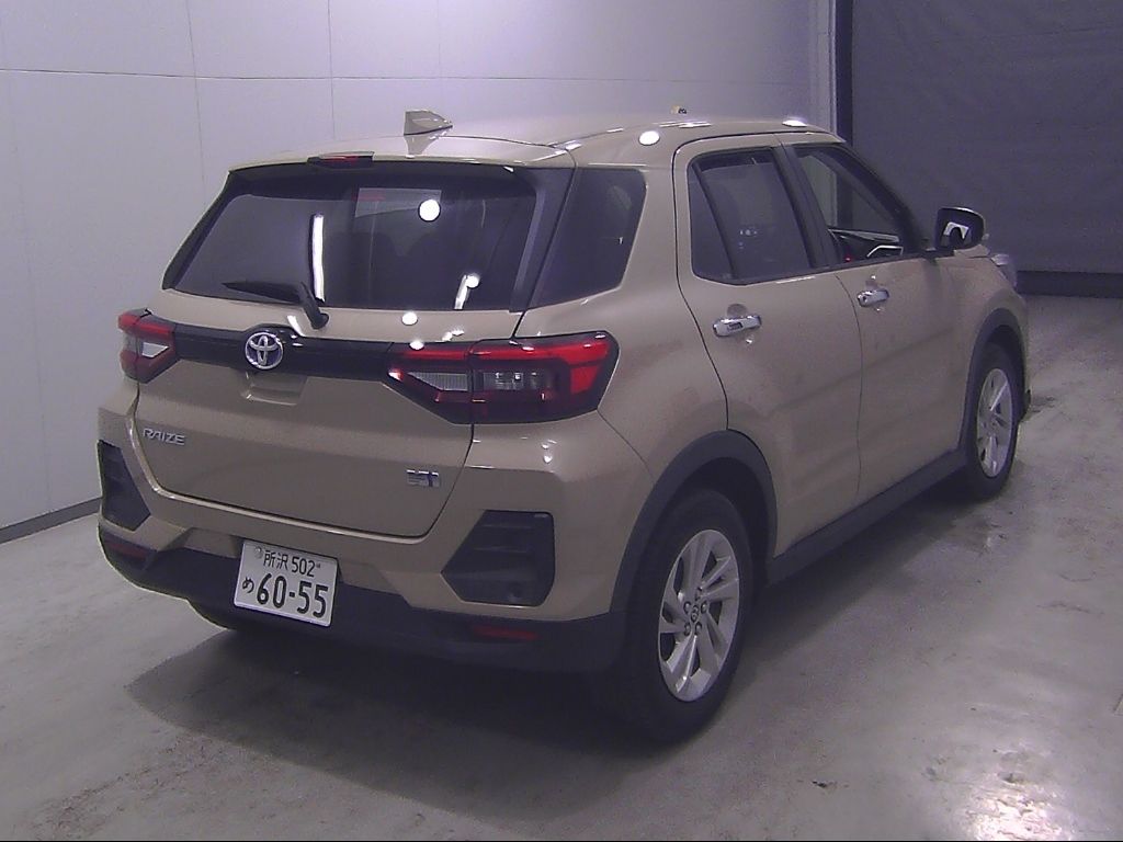 2022 Toyota Raize Hybrid G auction photo 2