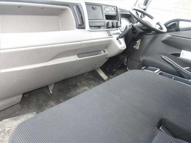 2018 Mitsubishi Fuso Canter Wide Long auction photo 5