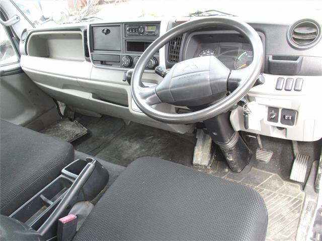 2018 Mitsubishi Fuso Canter Wide Long auction photo 3