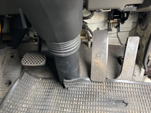 2006 Isuzu Forward ヒラ.クレーン auction photo 4