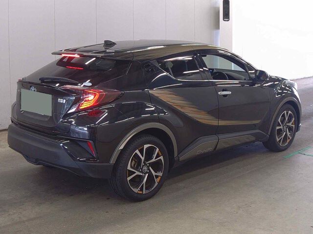 2017 Toyota C-HR G LED Edition auction photo 5