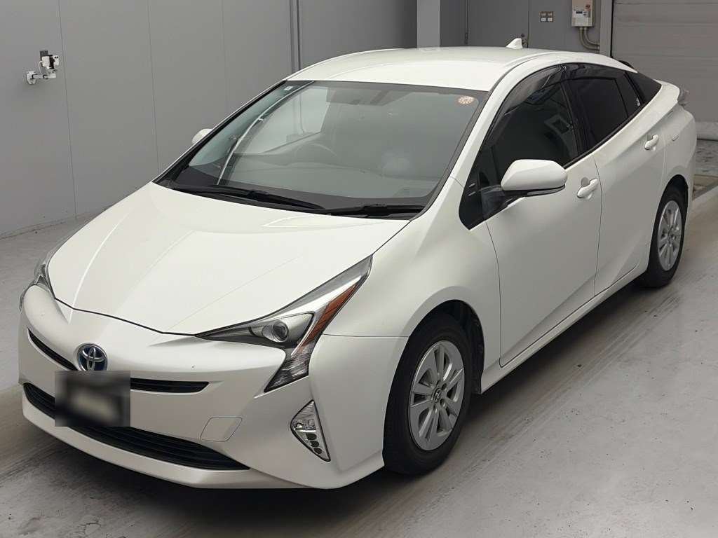 2018 Toyota Prius S Japan auction vehicle