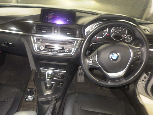 2013 BMW BMW 320d Luxury auction photo 3