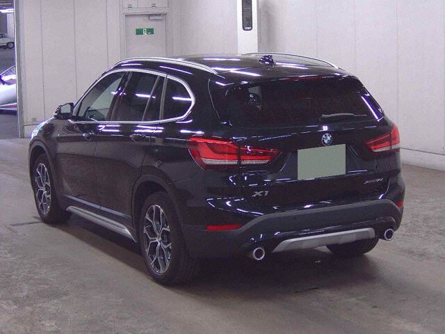 2022 BMW X1 XDRIV18D Xライン 4WD auction photo 2