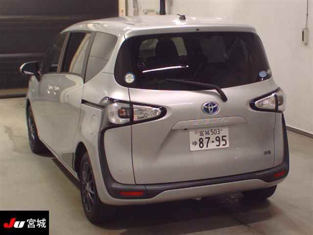 2018 Toyota Sienta Hybrid G auction photo 2