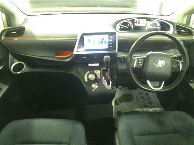 2018 Toyota Sienta Hybrid G auction photo 5