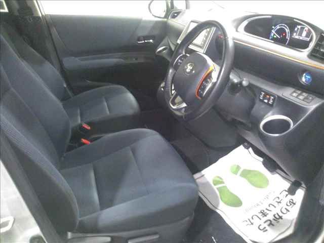 2018 Toyota Sienta Hybrid G auction photo 4