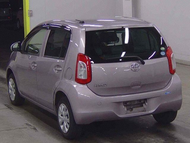 2015 Toyota Passo X Lパッケージ auction photo 2