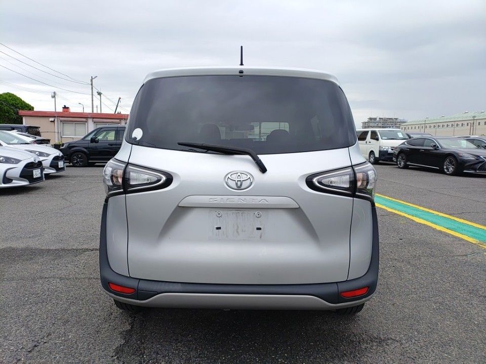 2021 Toyota Sienta auction photo 5