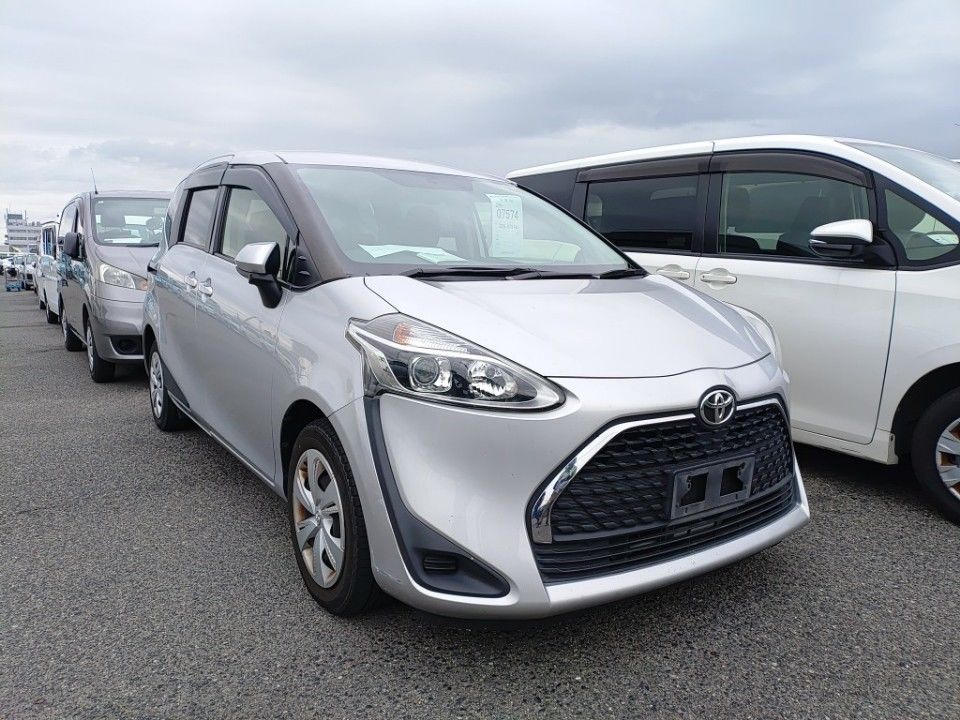 2021 Toyota Sienta auction photo 4