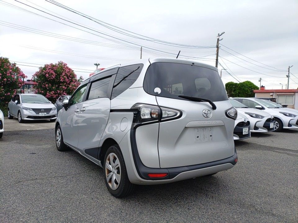 2021 Toyota Sienta auction photo 6