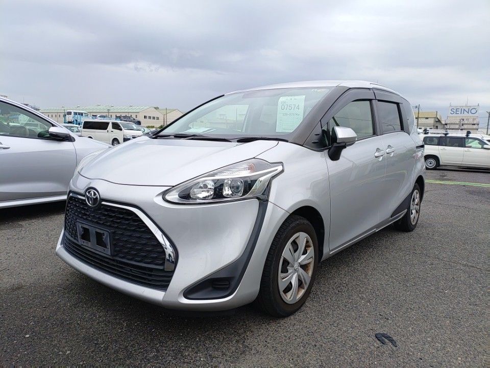 2021 Toyota Sienta Japan auction vehicle