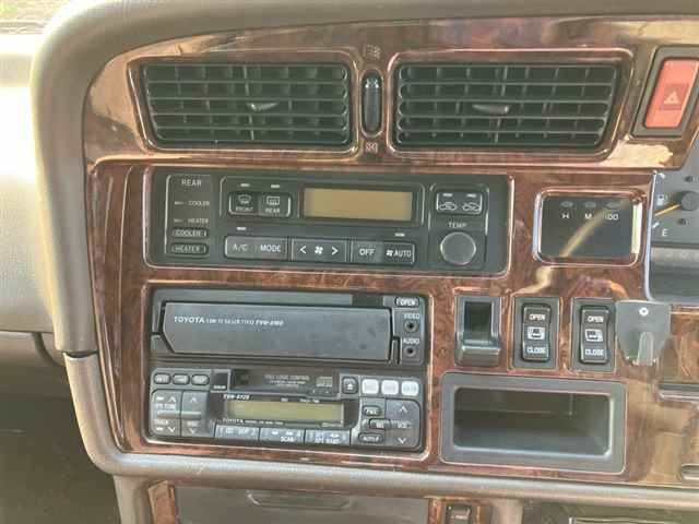 1995 Toyota Hiace リビングサルーンEX 4WD auction photo 6