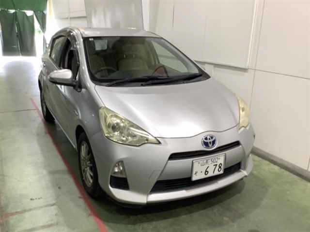 Japan Auction Vehicles 4 2013 Toyota Aqua S auction photo