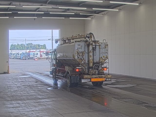 2005 Isuzu Forward フンリュウセンヨウ auction photo 2
