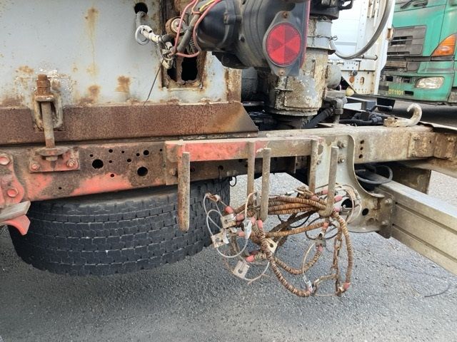 2005 Isuzu Forward フンリュウセンヨウ auction photo 12