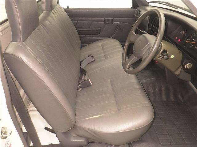1995 Toyota Hilux auction photo 5