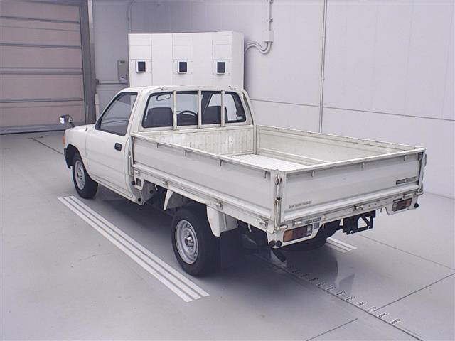 1995 Toyota Hilux auction photo 2