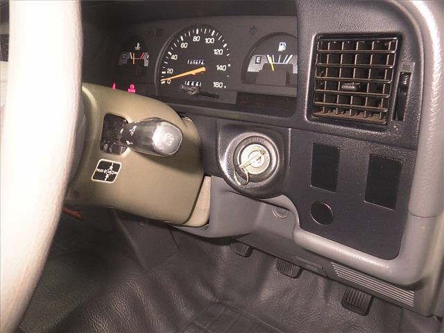 1995 Toyota Hilux auction photo 8