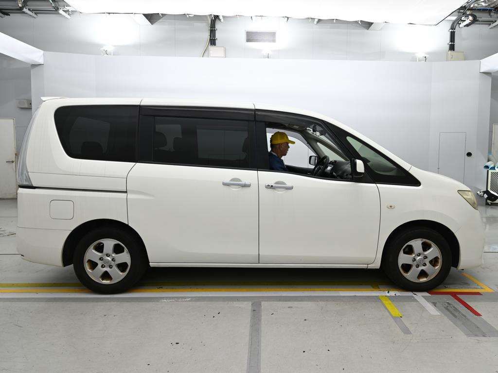 2012 Nissan Serena 20X auction photo 3