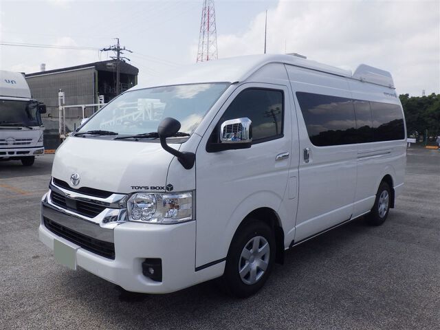 2025 Toyota Hiace Camping 4WD auction photo 4