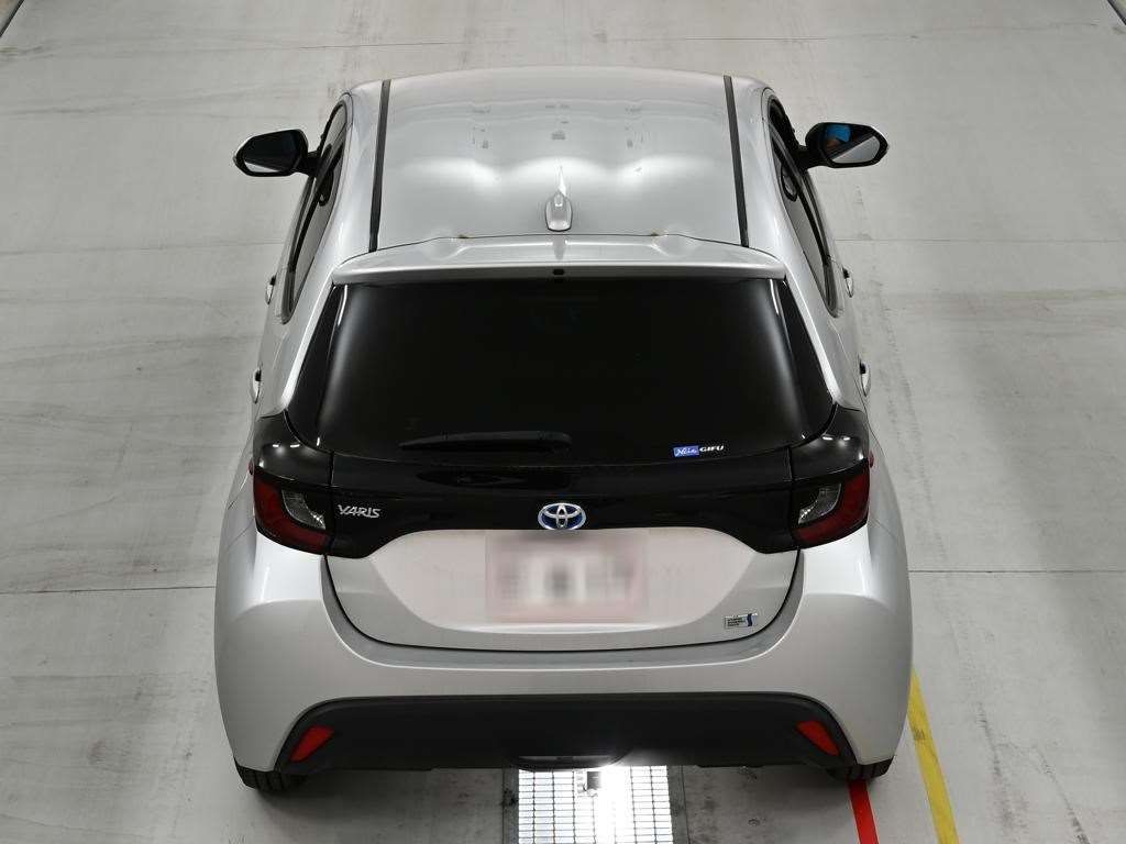 2021 Toyota Yaris ハイブリッドX auction photo 8