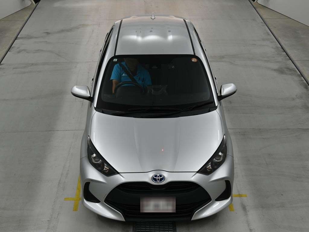 2021 Toyota Yaris ハイブリッドX auction photo 7