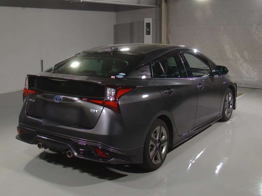 2019 Toyota Prius Aツーリングセレクション auction photo 2