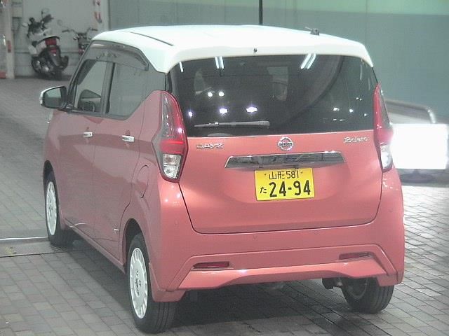 2022 Nissan Dayz 4WD ボレロ auction photo 2