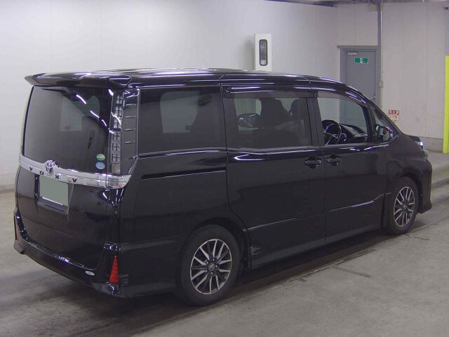2014 Toyota Voxy ZS auction photo 5