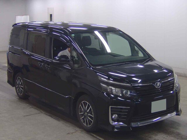 2014 Toyota Voxy ZS Japan auction vehicle