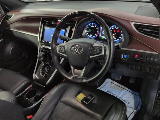 2019 Toyota Harrier premium auction photo 3